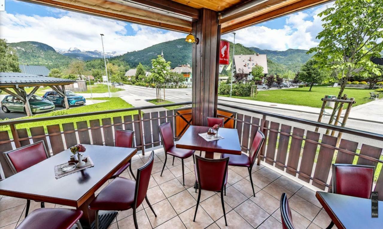 בוהין Hotel Tripic, Restaurant And Pizzeria מראה חיצוני תמונה