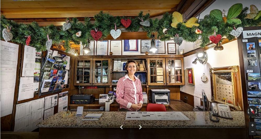 בוהין Hotel Tripic, Restaurant And Pizzeria מראה חיצוני תמונה