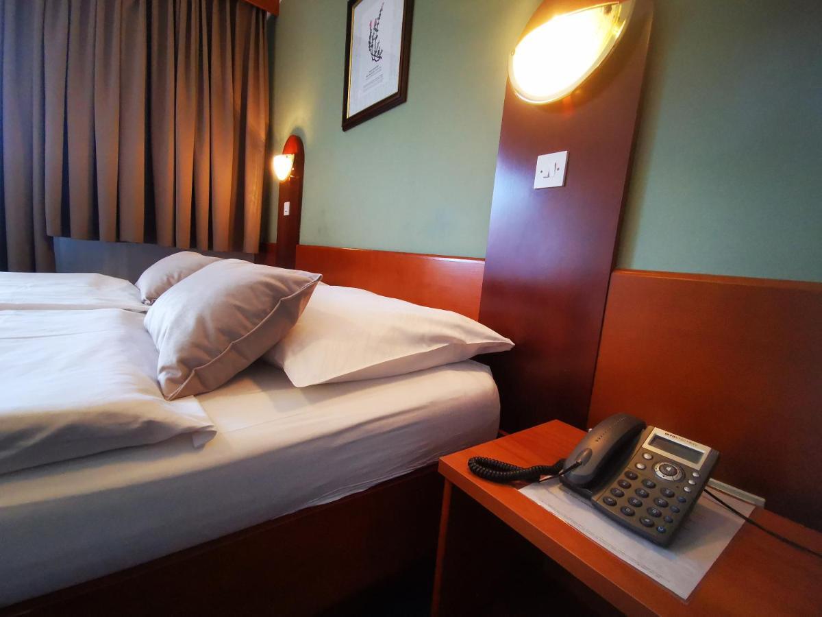 בוהין Hotel Tripic, Restaurant And Pizzeria מראה חיצוני תמונה